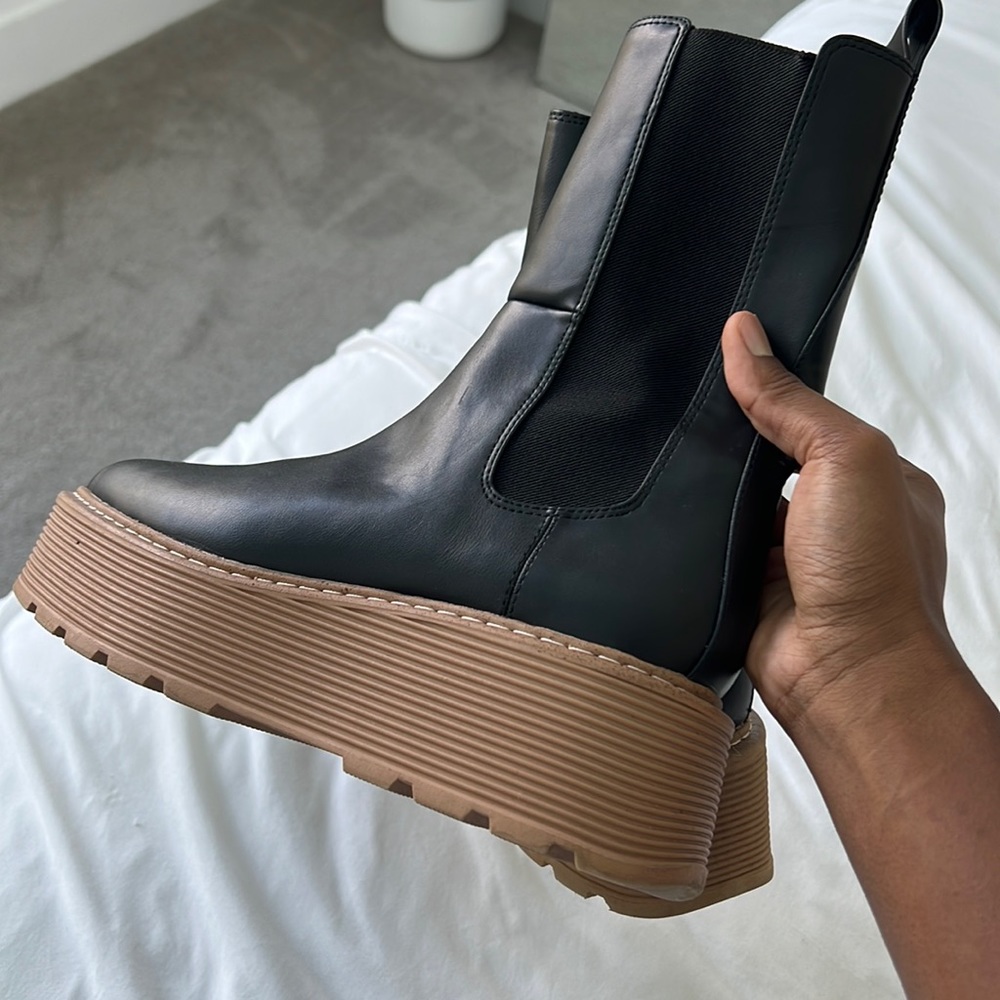 H&M High Profile Chelsea Boots